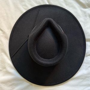 🖤BRAND NEW BLACK WIDE BRIM ADJUSTABLE SIZE HAT WITH EDELWEISS FLOWER DETAILS🖤